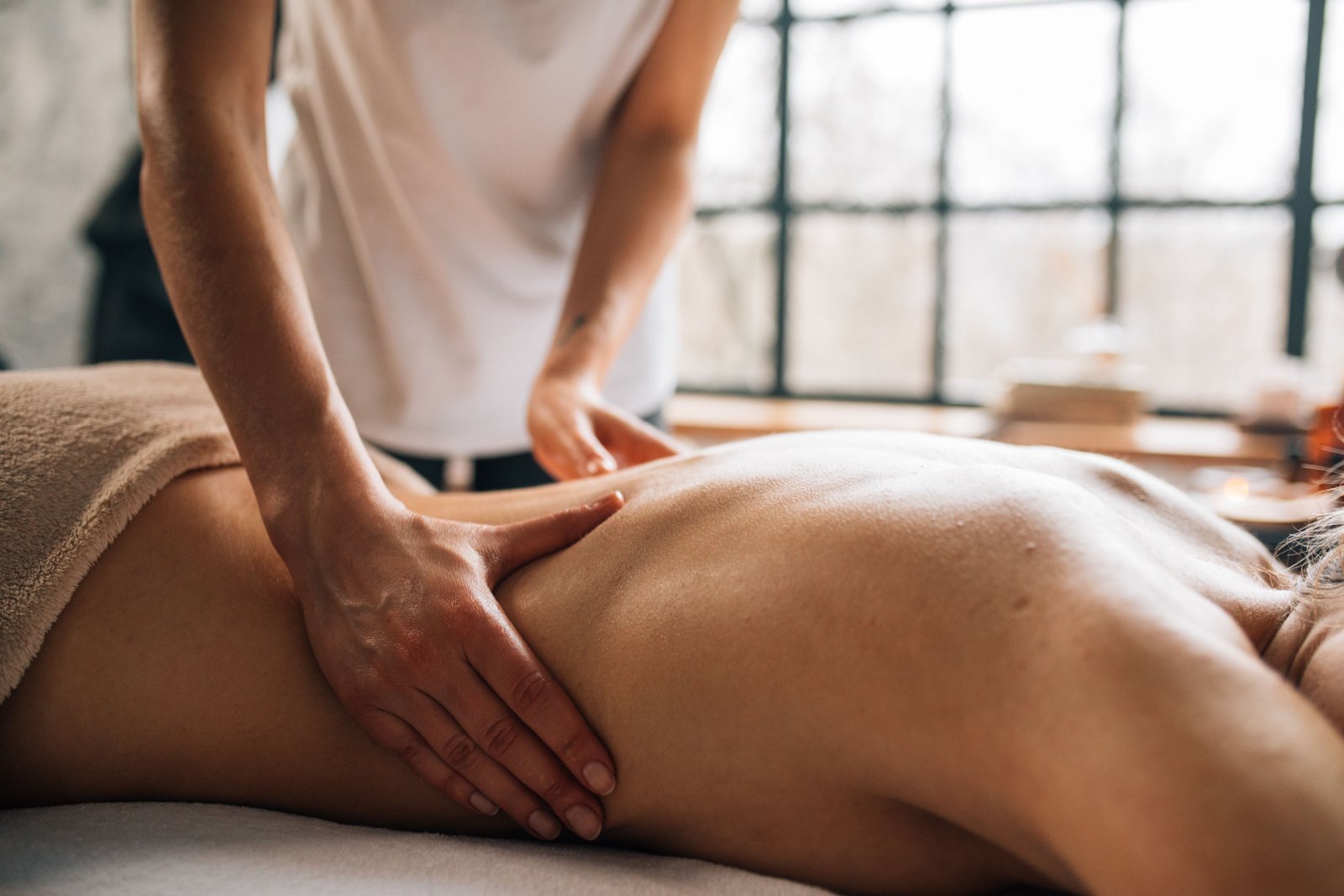 Deep Tissue Massage: Benefits, Techniques and What to Know